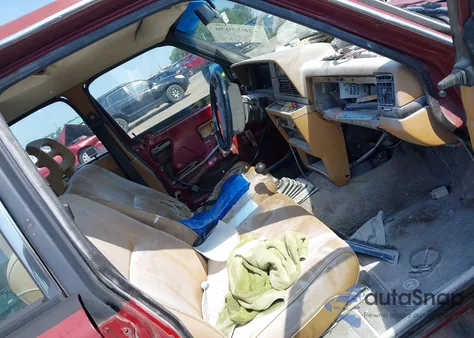 1986 Volvo 245 Dl/Gl z USA, uszkodzony, nr VIN YV1AX8855G1676859